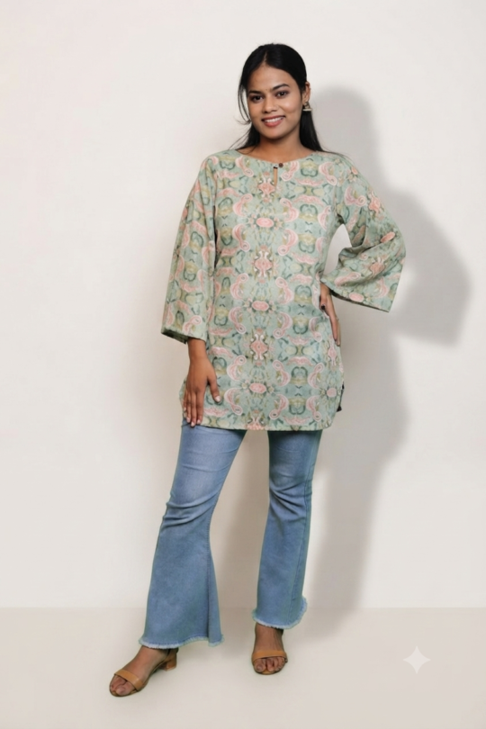 Women's casual green cotton kurti in a comfortable, breathable fabric.